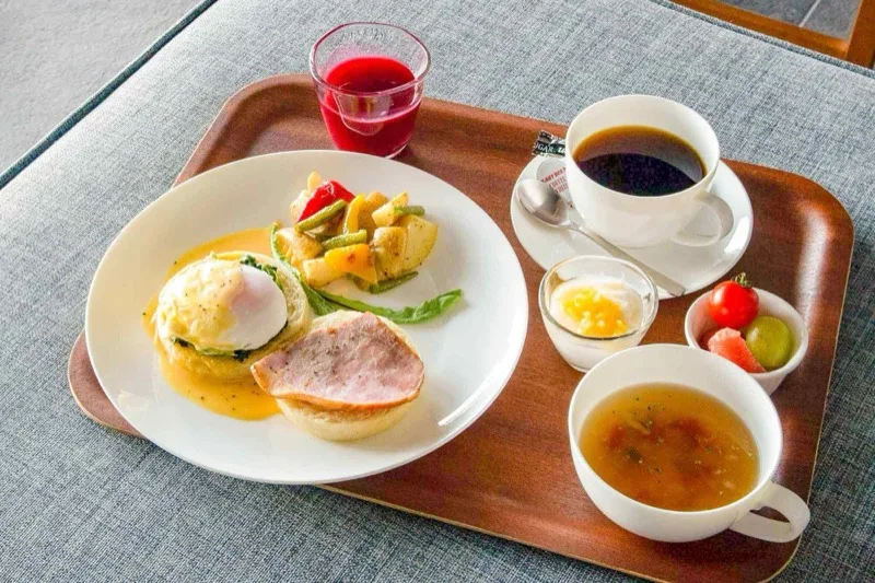 Eggs Benedict breakfast plate